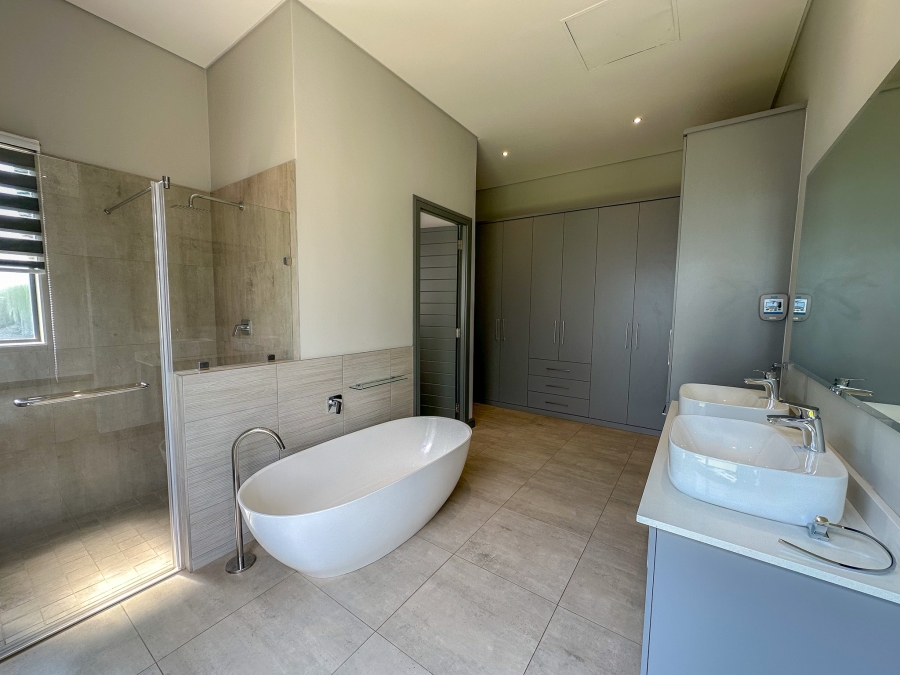 To Let 4 Bedroom Property for Rent in Midstream Heights Gauteng