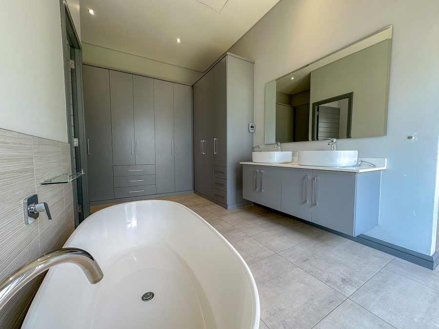To Let 4 Bedroom Property for Rent in Midstream Heights Gauteng