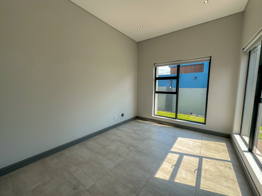 To Let 4 Bedroom Property for Rent in Midstream Heights Gauteng