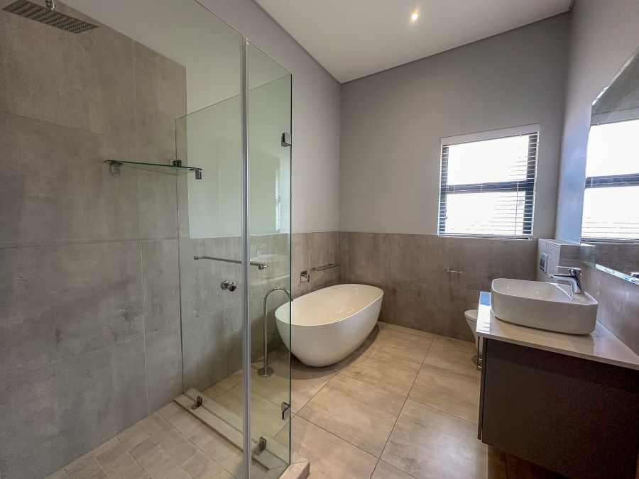 To Let 4 Bedroom Property for Rent in Midstream Heights Gauteng