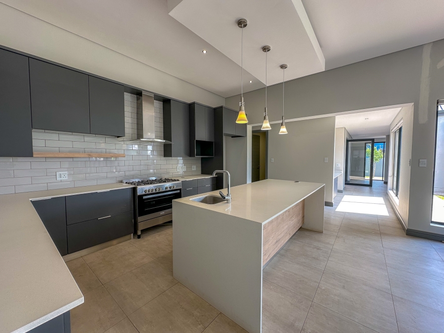 To Let 4 Bedroom Property for Rent in Midstream Heights Gauteng