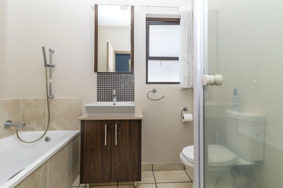 2 Bedroom Property for Sale in Douglasdale Gauteng