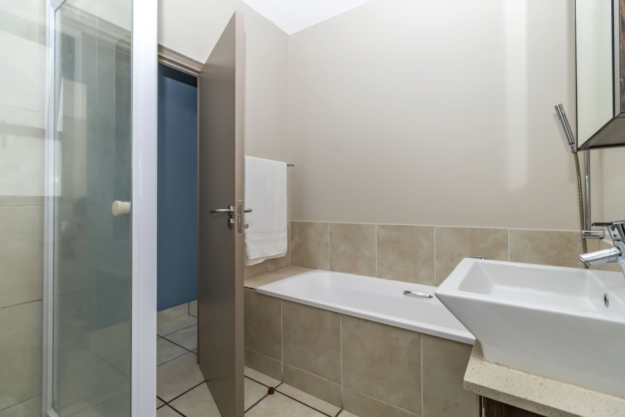 2 Bedroom Property for Sale in Douglasdale Gauteng