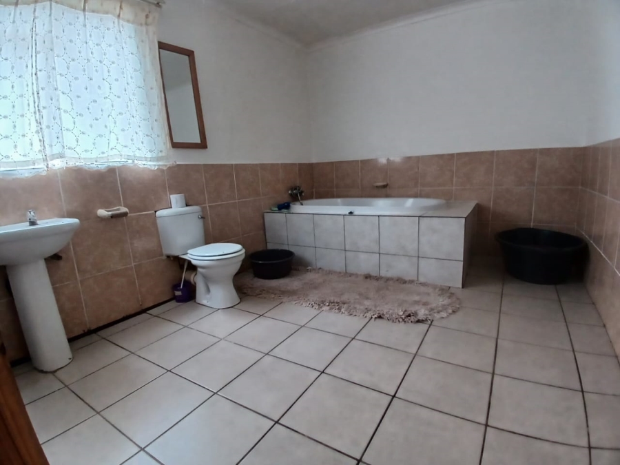 4 Bedroom Property for Sale in Pelzvale A H Gauteng