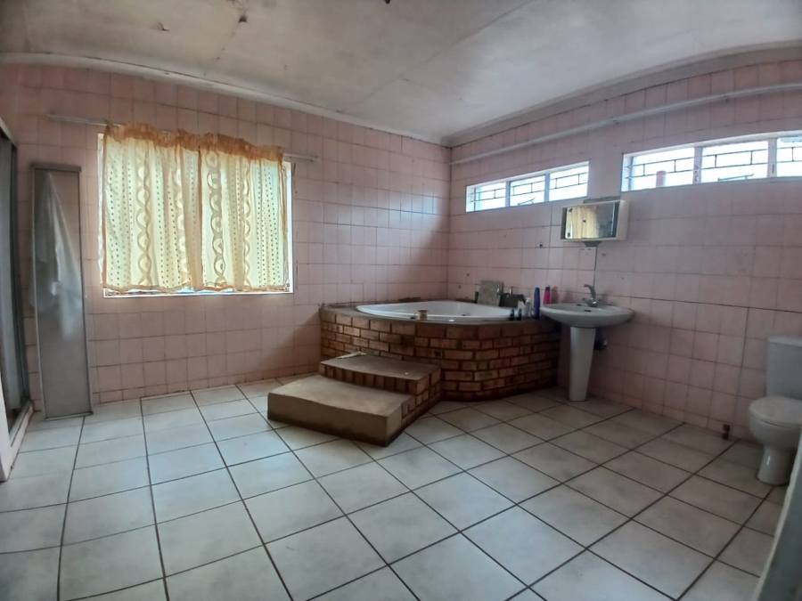 4 Bedroom Property for Sale in Pelzvale A H Gauteng