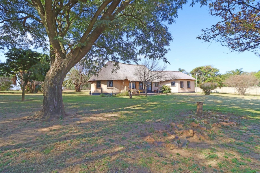 5 Bedroom Property for Sale in Blue Hills AH Gauteng