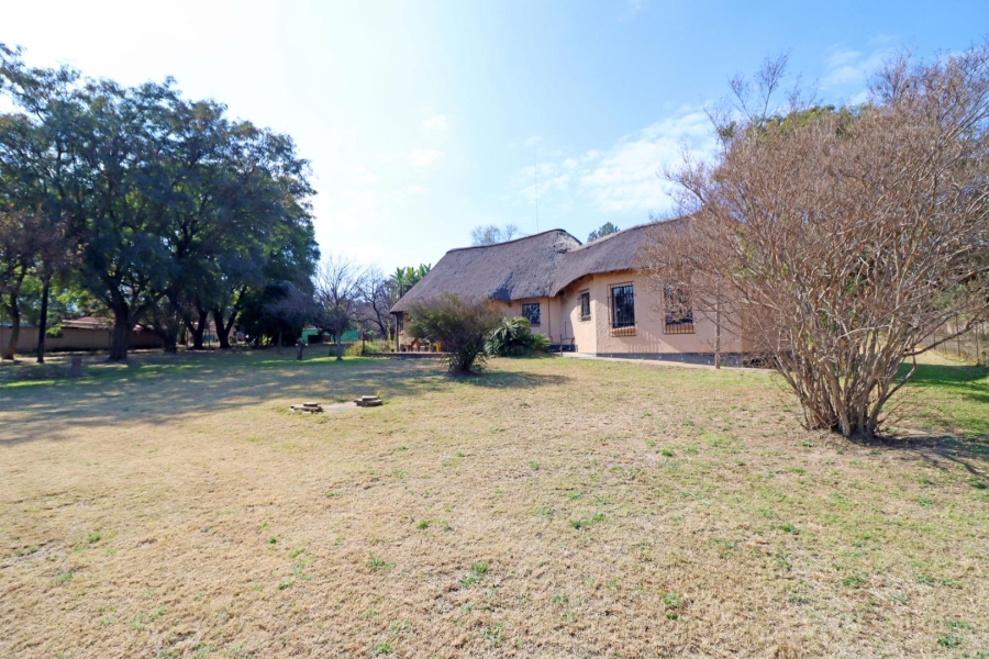 5 Bedroom Property for Sale in Blue Hills AH Gauteng