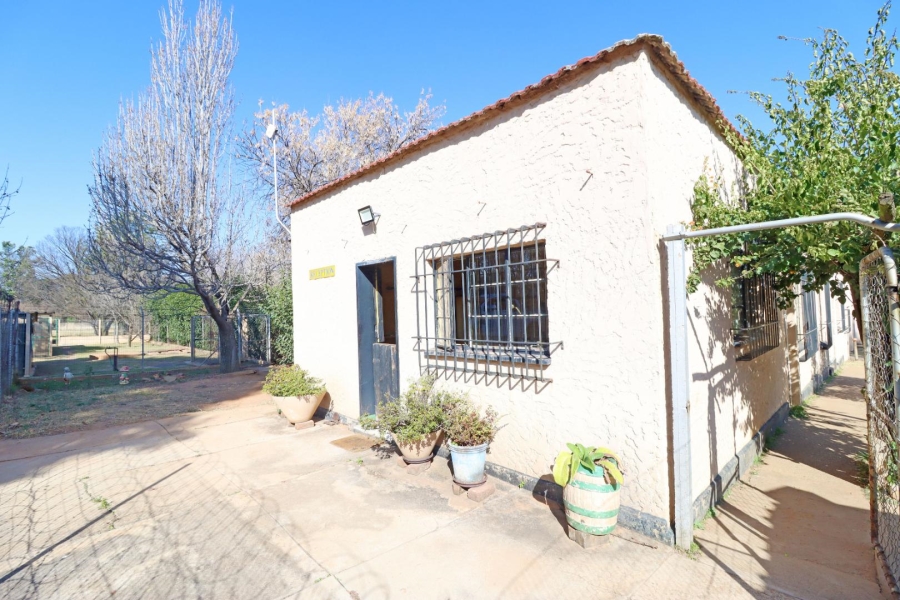 5 Bedroom Property for Sale in Blue Hills AH Gauteng