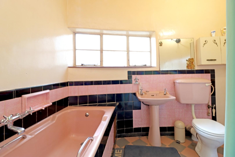 5 Bedroom Property for Sale in Blue Hills AH Gauteng