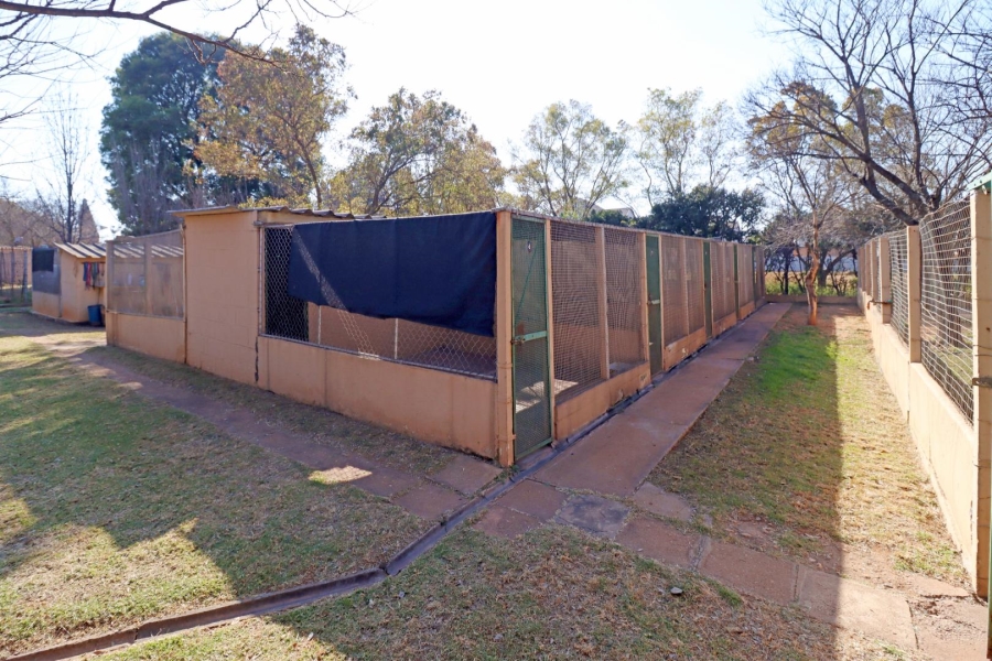 5 Bedroom Property for Sale in Blue Hills AH Gauteng
