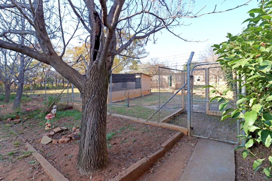 5 Bedroom Property for Sale in Blue Hills AH Gauteng