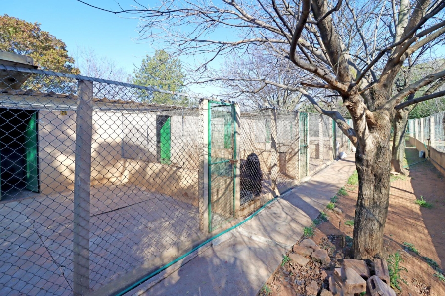 5 Bedroom Property for Sale in Blue Hills AH Gauteng