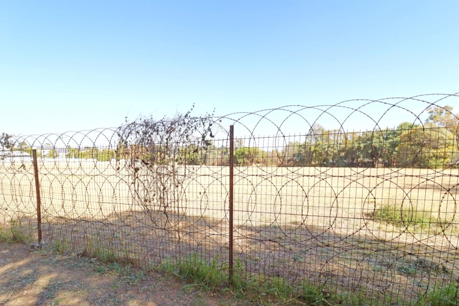 5 Bedroom Property for Sale in Blue Hills AH Gauteng