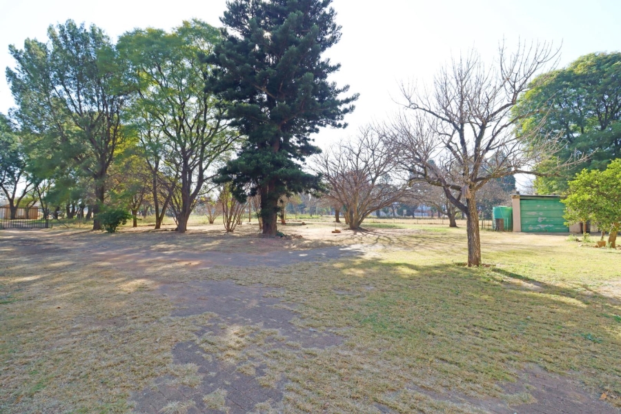 5 Bedroom Property for Sale in Blue Hills AH Gauteng