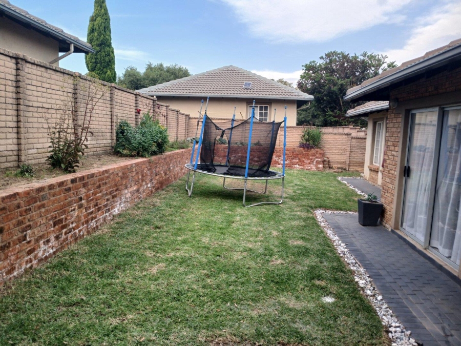 To Let 3 Bedroom Property for Rent in Kosmosdal Gauteng