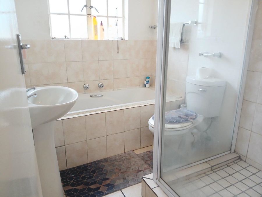 To Let 3 Bedroom Property for Rent in Kosmosdal Gauteng