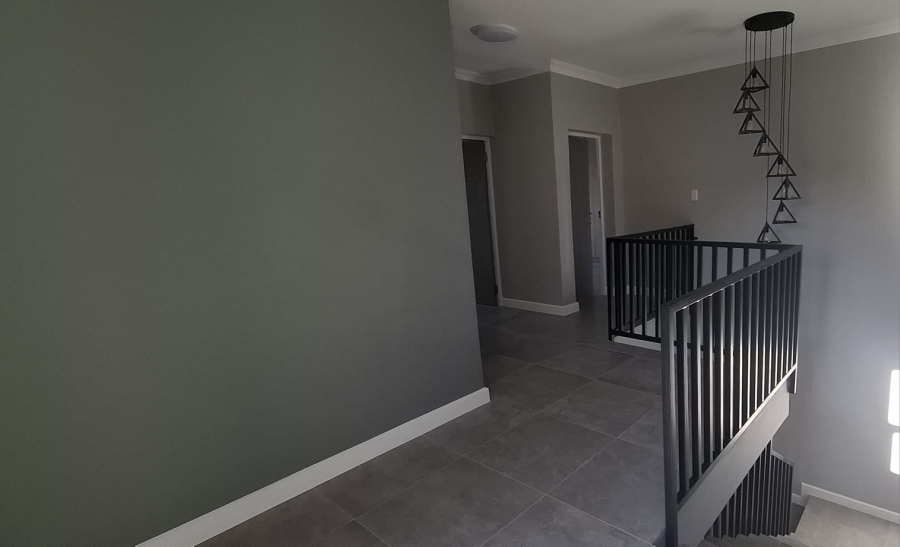 4 Bedroom Property for Sale in Roodekrans Gauteng