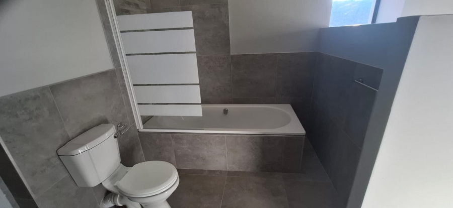 4 Bedroom Property for Sale in Roodekrans Gauteng