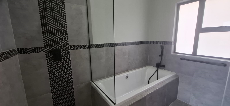 4 Bedroom Property for Sale in Roodekrans Gauteng