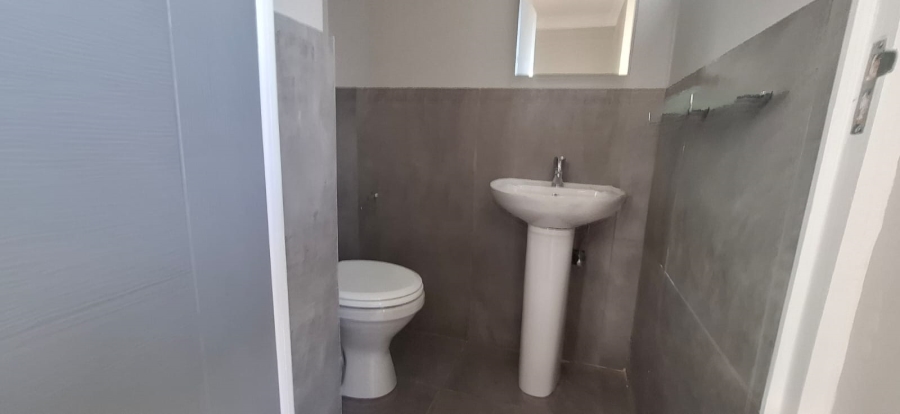 4 Bedroom Property for Sale in Roodekrans Gauteng