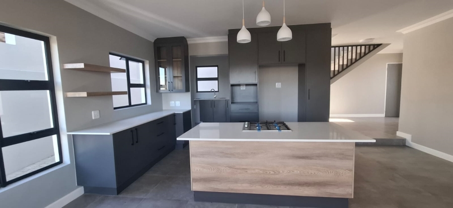 4 Bedroom Property for Sale in Roodekrans Gauteng