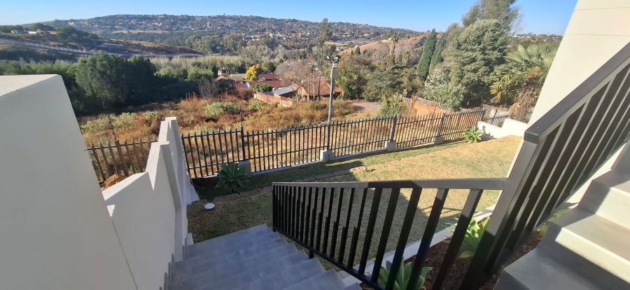 4 Bedroom Property for Sale in Roodekrans Gauteng