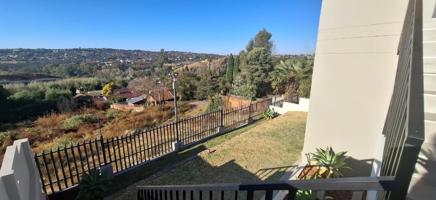 4 Bedroom Property for Sale in Roodekrans Gauteng