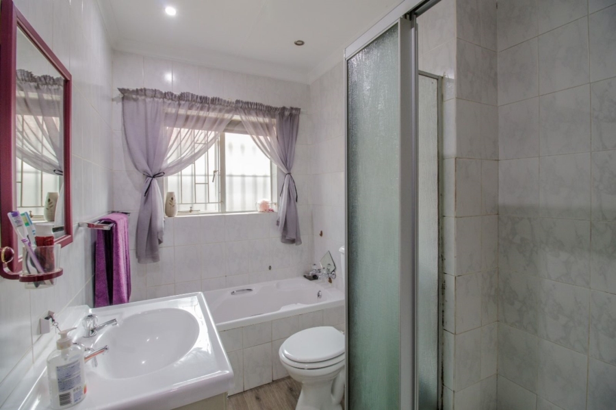 3 Bedroom Property for Sale in Terenure Gauteng