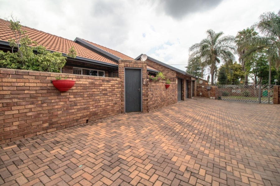 3 Bedroom Property for Sale in Terenure Gauteng