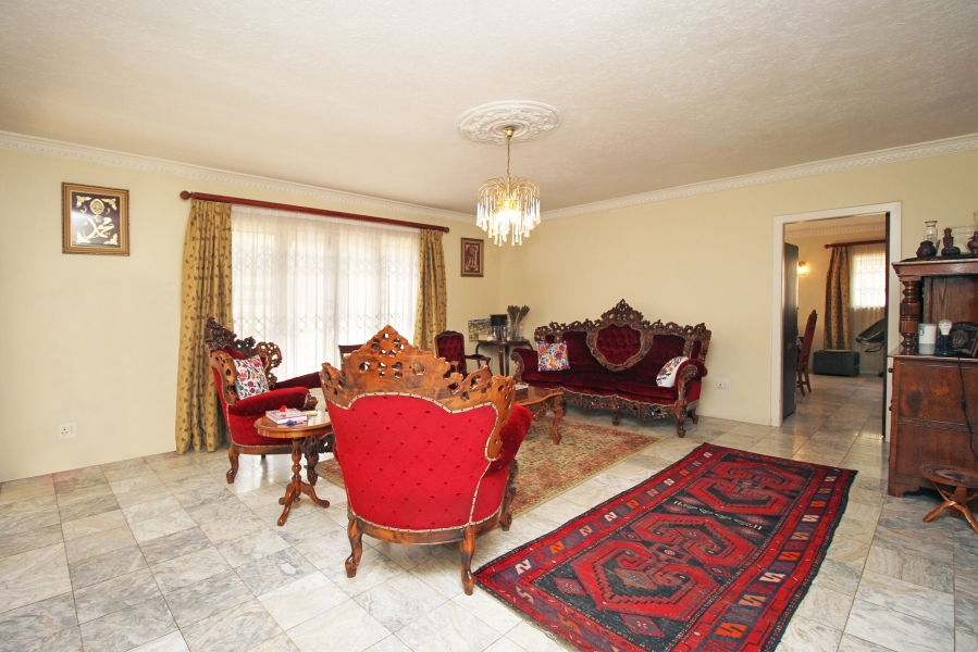 4 Bedroom Property for Sale in Waverley Gauteng