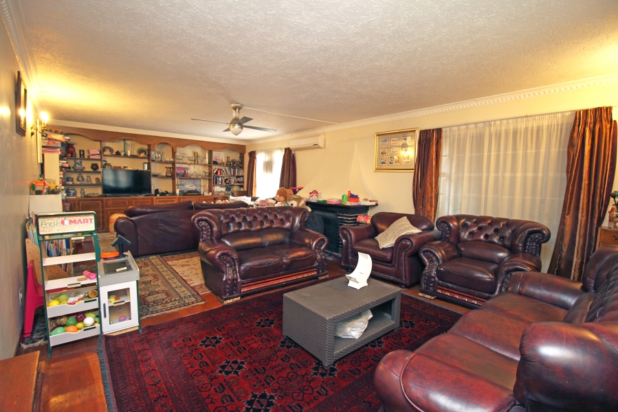 4 Bedroom Property for Sale in Waverley Gauteng