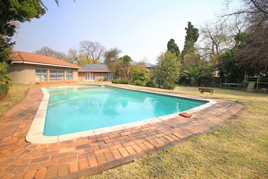 4 Bedroom Property for Sale in Waverley Gauteng