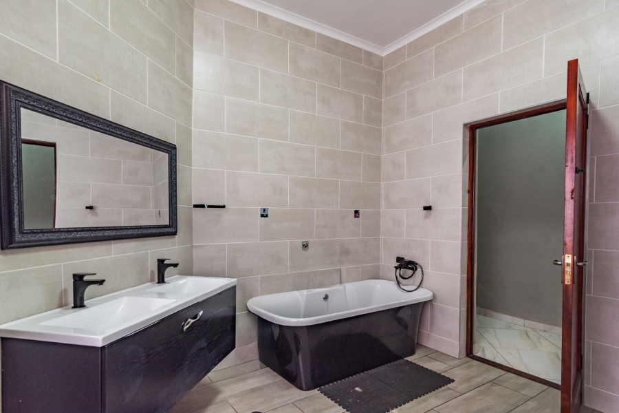 9 Bedroom Property for Sale in Krugersdorp North Gauteng