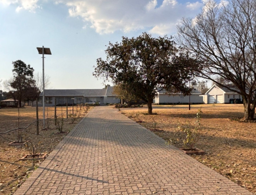 3 Bedroom Property for Sale in Mantevrede Gauteng