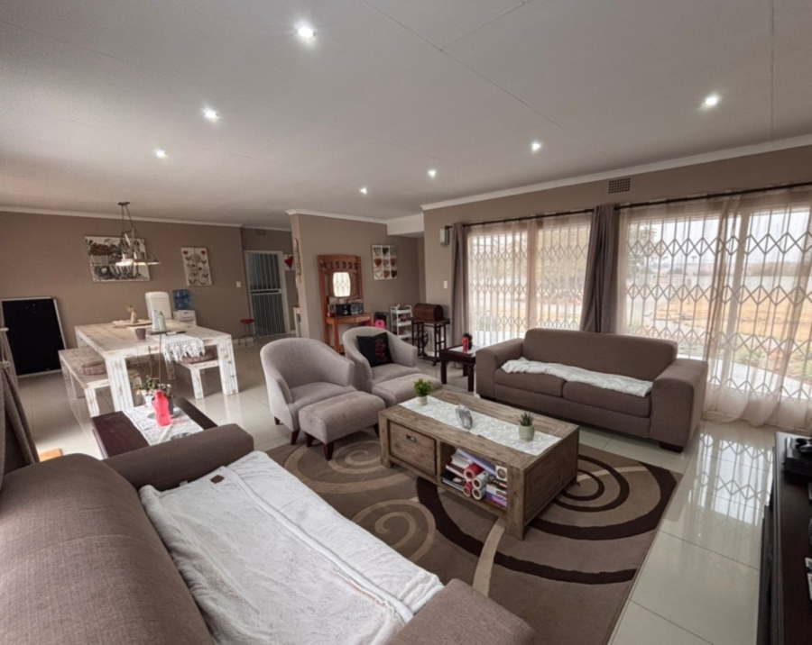 3 Bedroom Property for Sale in Mantevrede Gauteng