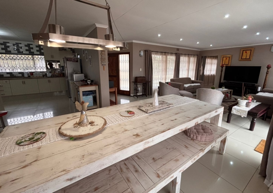 3 Bedroom Property for Sale in Mantevrede Gauteng