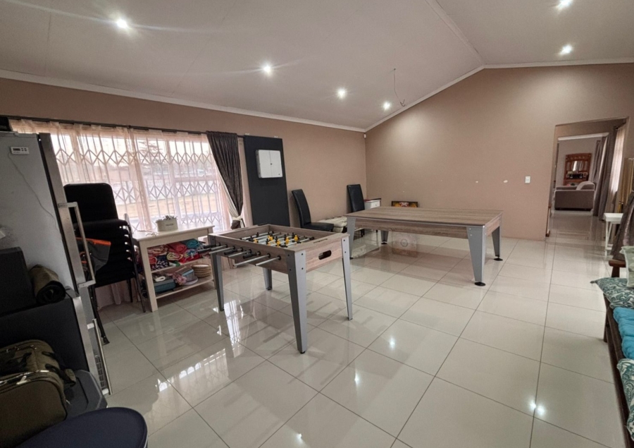 3 Bedroom Property for Sale in Mantevrede Gauteng