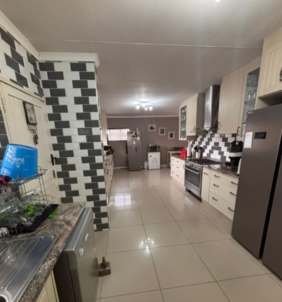 3 Bedroom Property for Sale in Mantevrede Gauteng