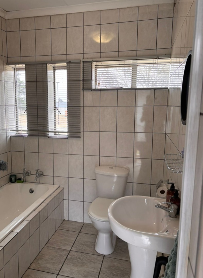 3 Bedroom Property for Sale in Mantevrede Gauteng