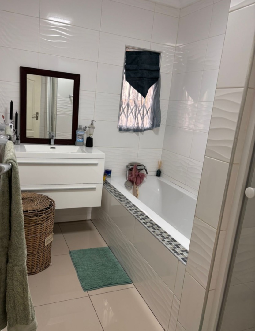 3 Bedroom Property for Sale in Mantevrede Gauteng
