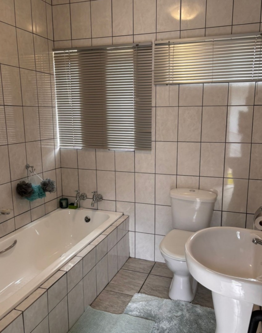3 Bedroom Property for Sale in Mantevrede Gauteng