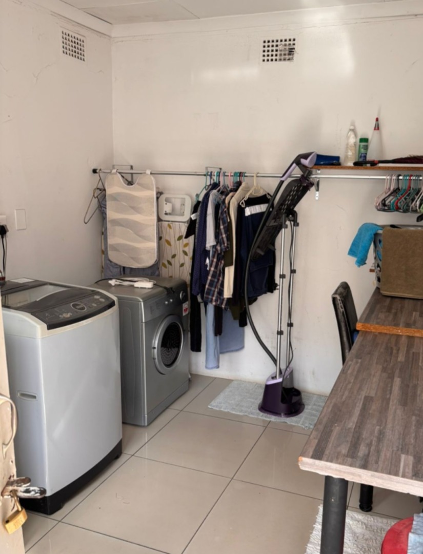 3 Bedroom Property for Sale in Mantevrede Gauteng