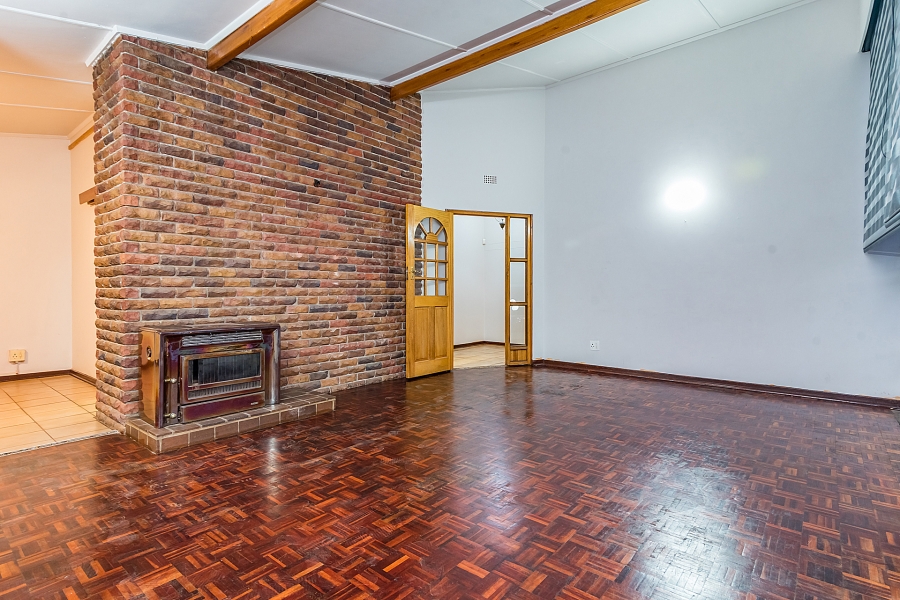 6 Bedroom Property for Sale in Noordheuwel Gauteng