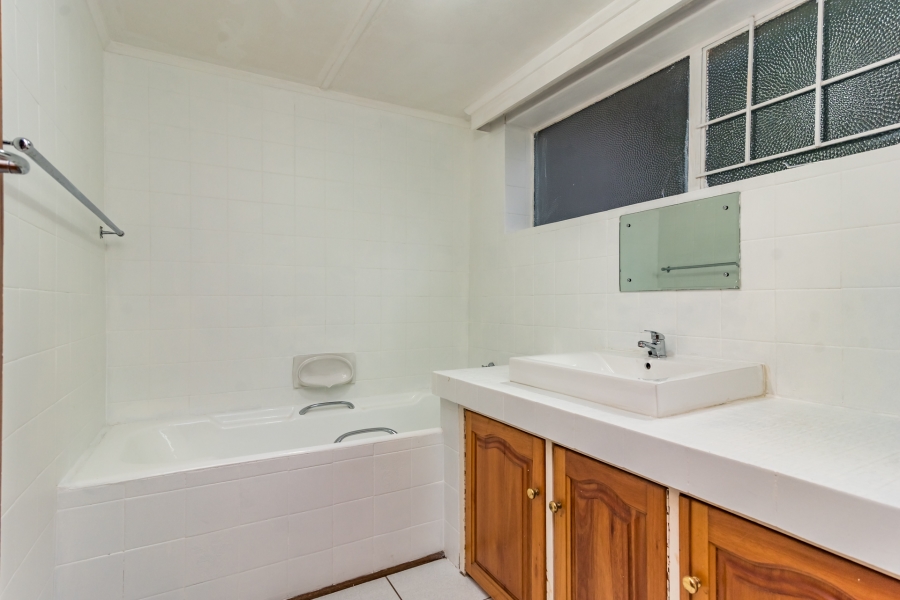 6 Bedroom Property for Sale in Noordheuwel Gauteng