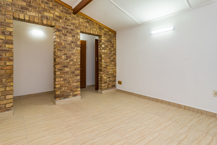 6 Bedroom Property for Sale in Noordheuwel Gauteng