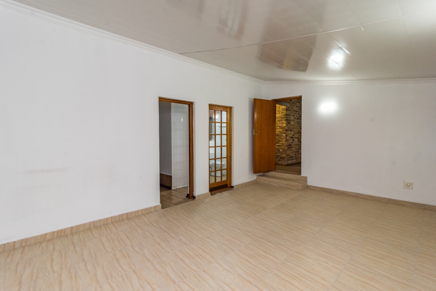 6 Bedroom Property for Sale in Noordheuwel Gauteng