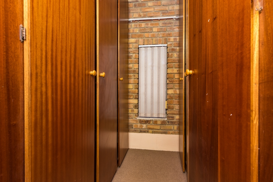 6 Bedroom Property for Sale in Noordheuwel Gauteng