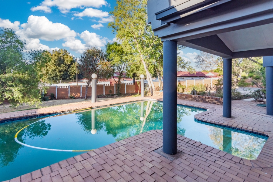 6 Bedroom Property for Sale in Noordheuwel Gauteng