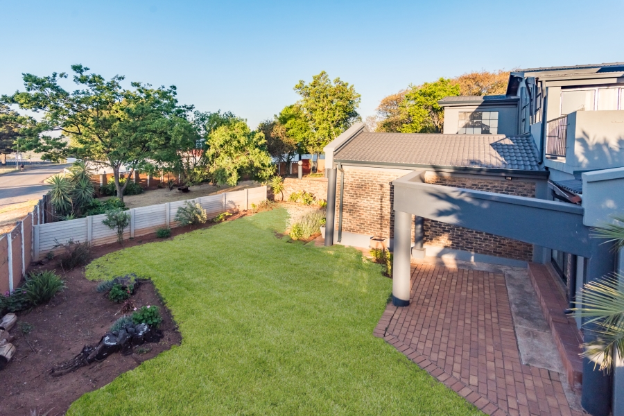 6 Bedroom Property for Sale in Noordheuwel Gauteng