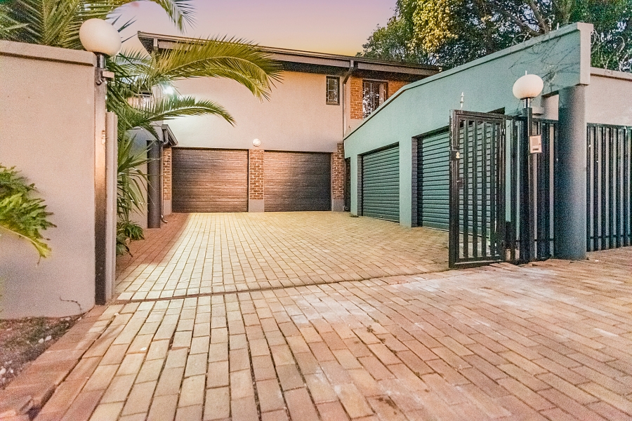 6 Bedroom Property for Sale in Noordheuwel Gauteng